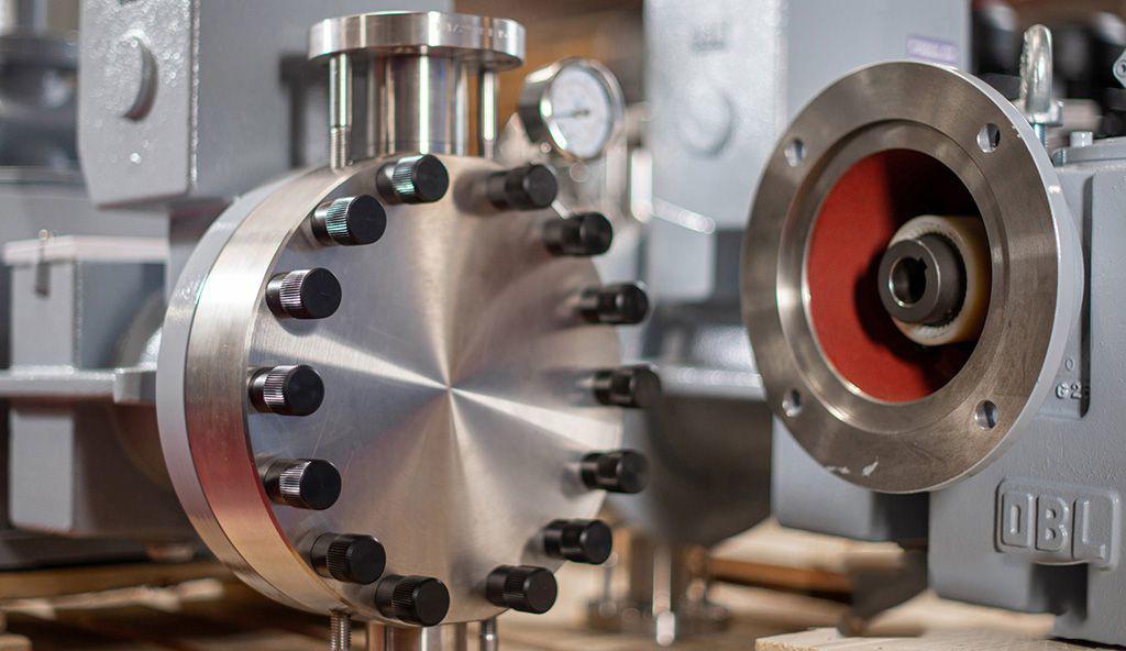 Thay thế, lắp đặt phụ tùng chính hãng